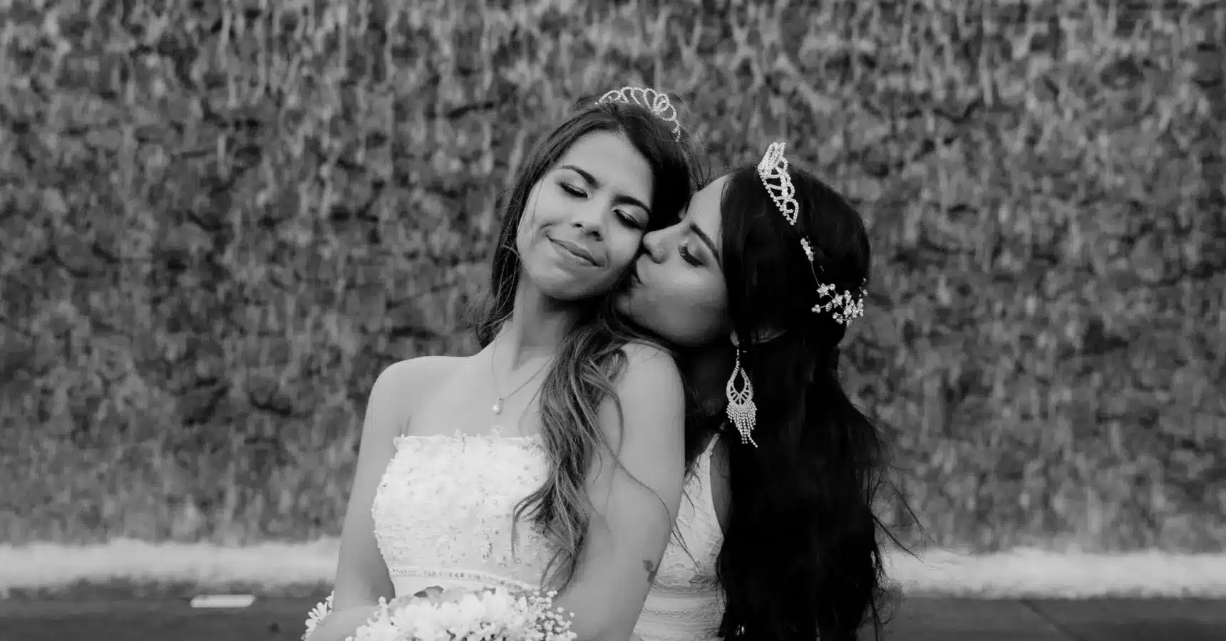 Lesbian Wedding Ideas – Unique and Creative Ways to Celebrate Love - Lesbian Wedding Ideas | CubeBik Blog Lesbian Wedding Ideas - Lesbian Wedding Ideas | CubeBik Blog